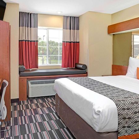 Microtel Inn & Suites By Wyndham Bushnell Eksteriør billede